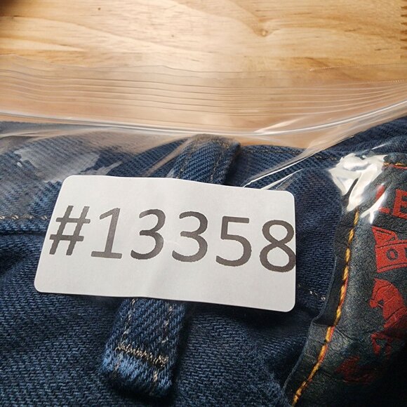 Levis Jeans Mens 44x30 501 Blue Cotton Hi Rise Button Fly Classic Straight *GUC* - Picture 14 of 14